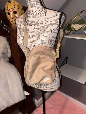 Nike Heritage Crossbody Bag Parachute Beige